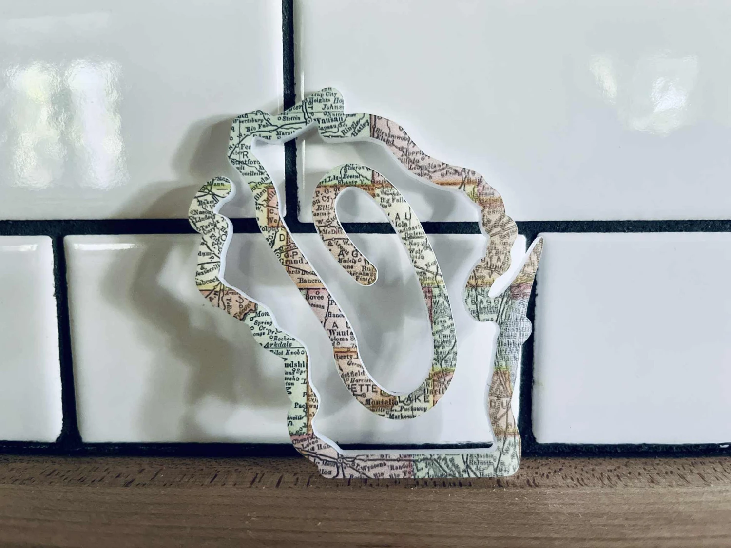 Wisconsin Map Acrylic Bookmark – UV Printed State Shape Bookmark | 1/8" Thick Clear Acrylic | Wisconsin Travel Gift | Vintage Map Souvenir | Wisconsin Reader Gift | Wisconsin State Outline Bookmark 2 Wisconsin Map Acrylic Bookmark – UV Printed State Shape Bookmark | 1/8" Thick Clear Acrylic | Wisconsin Travel Gift | Vintage Map Souvenir | Wisconsin Reader Gift | Wisconsin State Outline Bookmark - Image 2